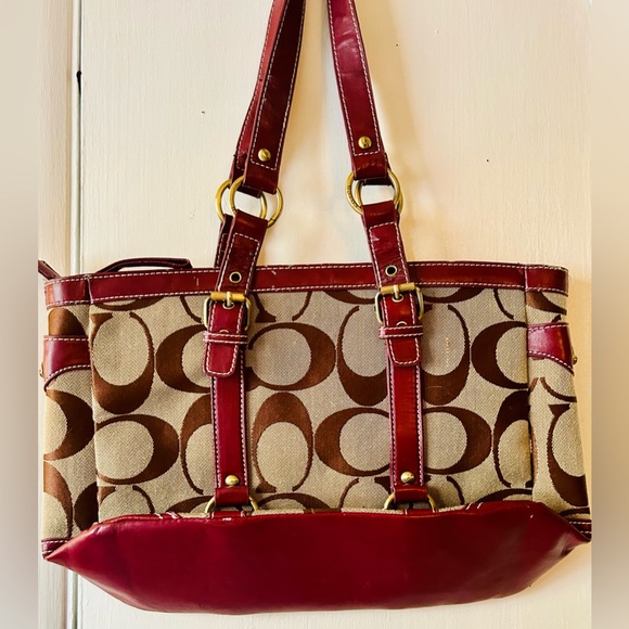 plum colored coach handbag - Picture 4 of 14